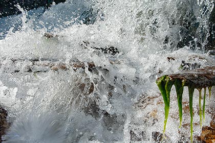 Flaucher Wasserfall In der Isar, Gischt, München